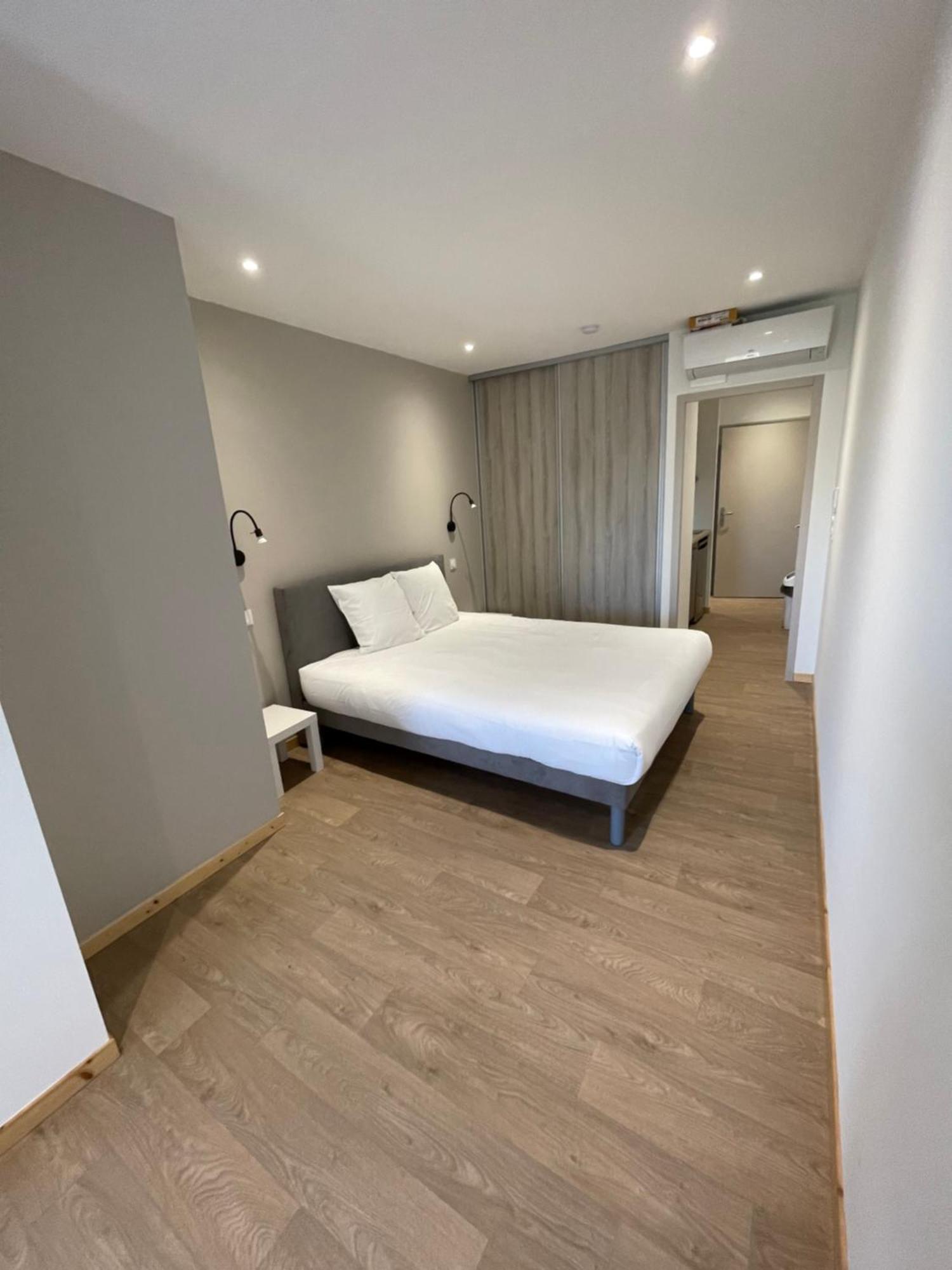 Le Salvador - Appart'Hotel De 18M2 A 44M2 La Talaudiere Екстериор снимка