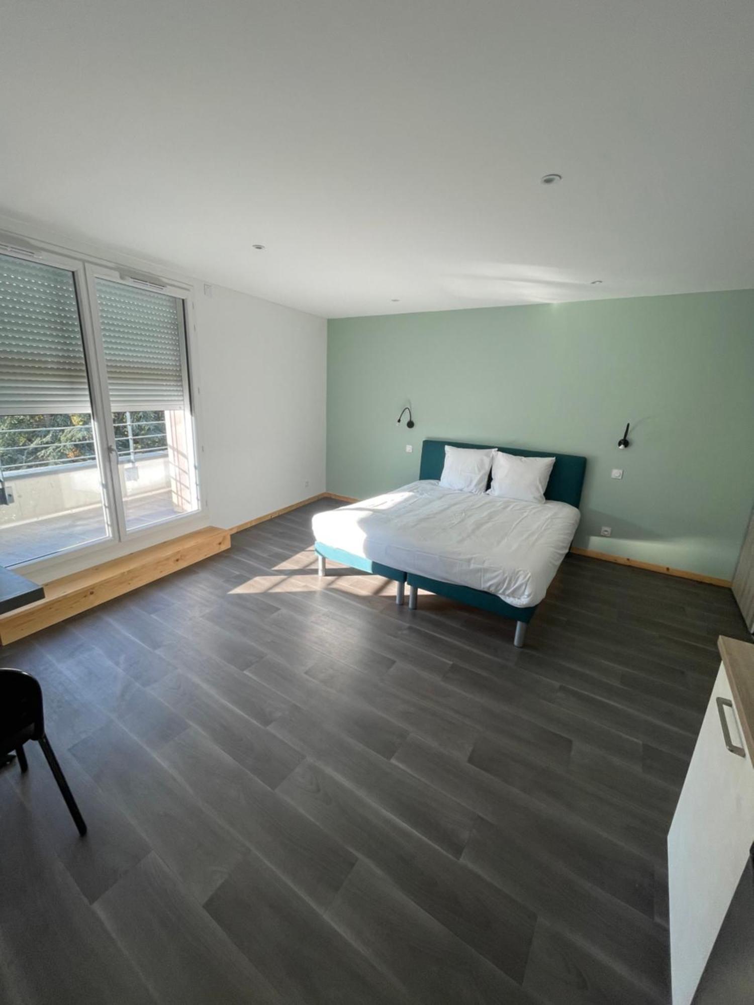 Le Salvador - Appart'Hotel De 18M2 A 44M2 La Talaudiere Екстериор снимка