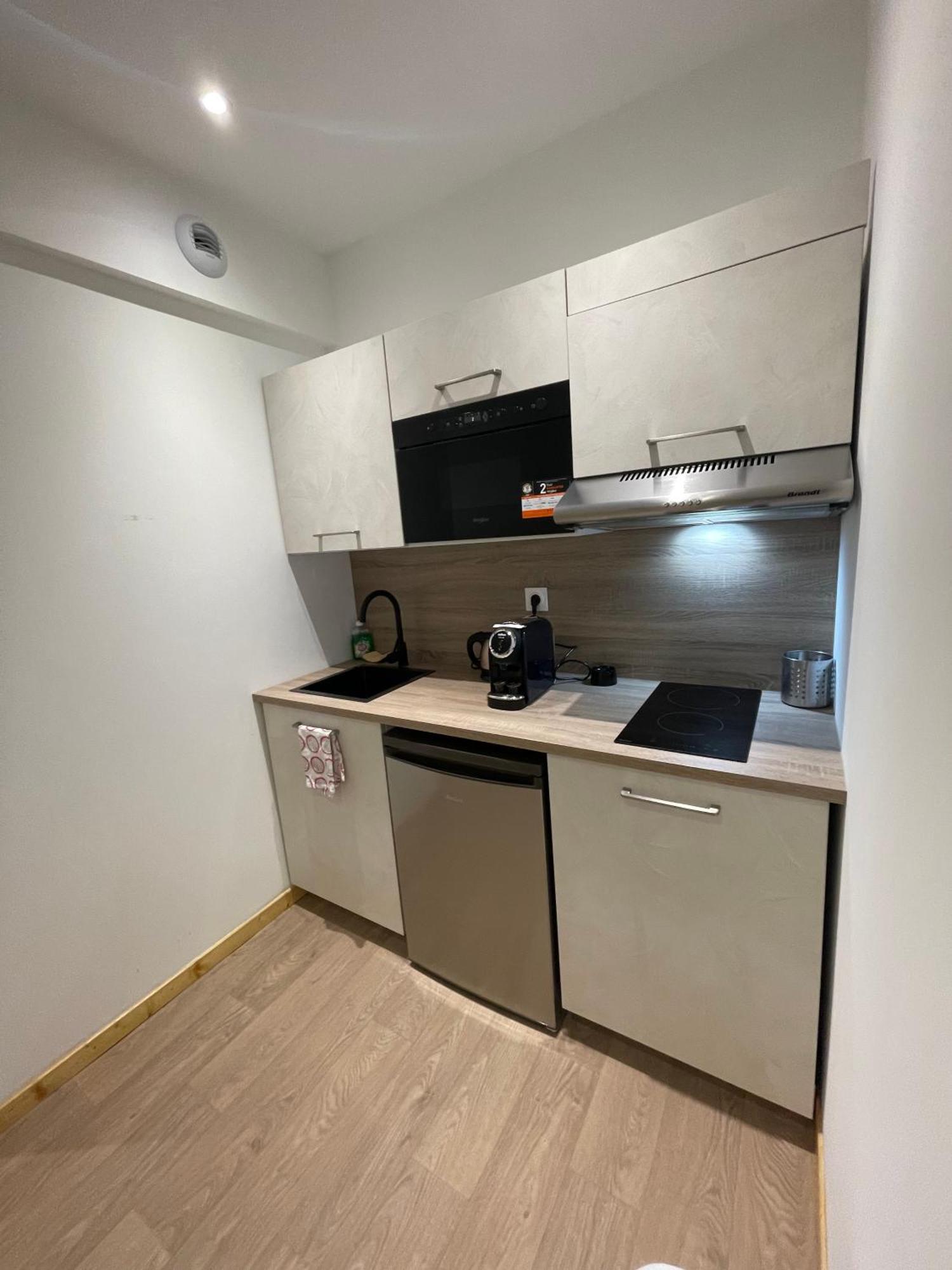 Le Salvador - Appart'Hotel De 18M2 A 44M2 La Talaudiere Екстериор снимка