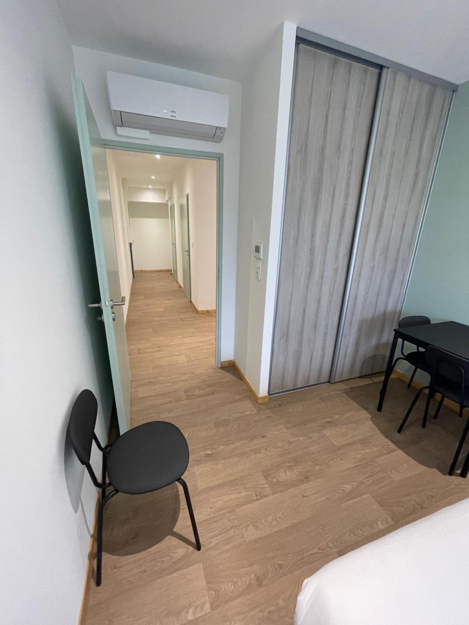 Le Salvador - Appart'Hotel De 18M2 A 44M2 La Talaudiere Екстериор снимка